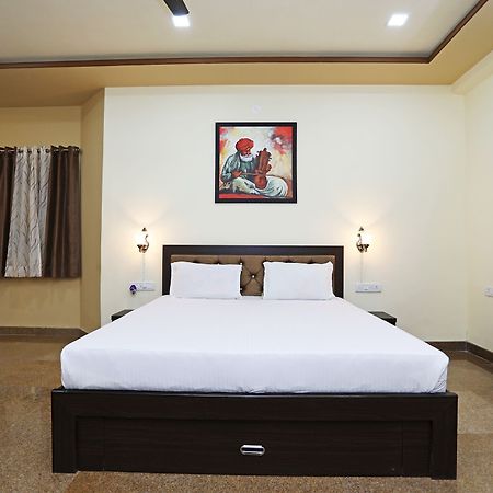 Oyo 9428 Hill View Room Goverdhan Vilas Удайпур Экстерьер фото