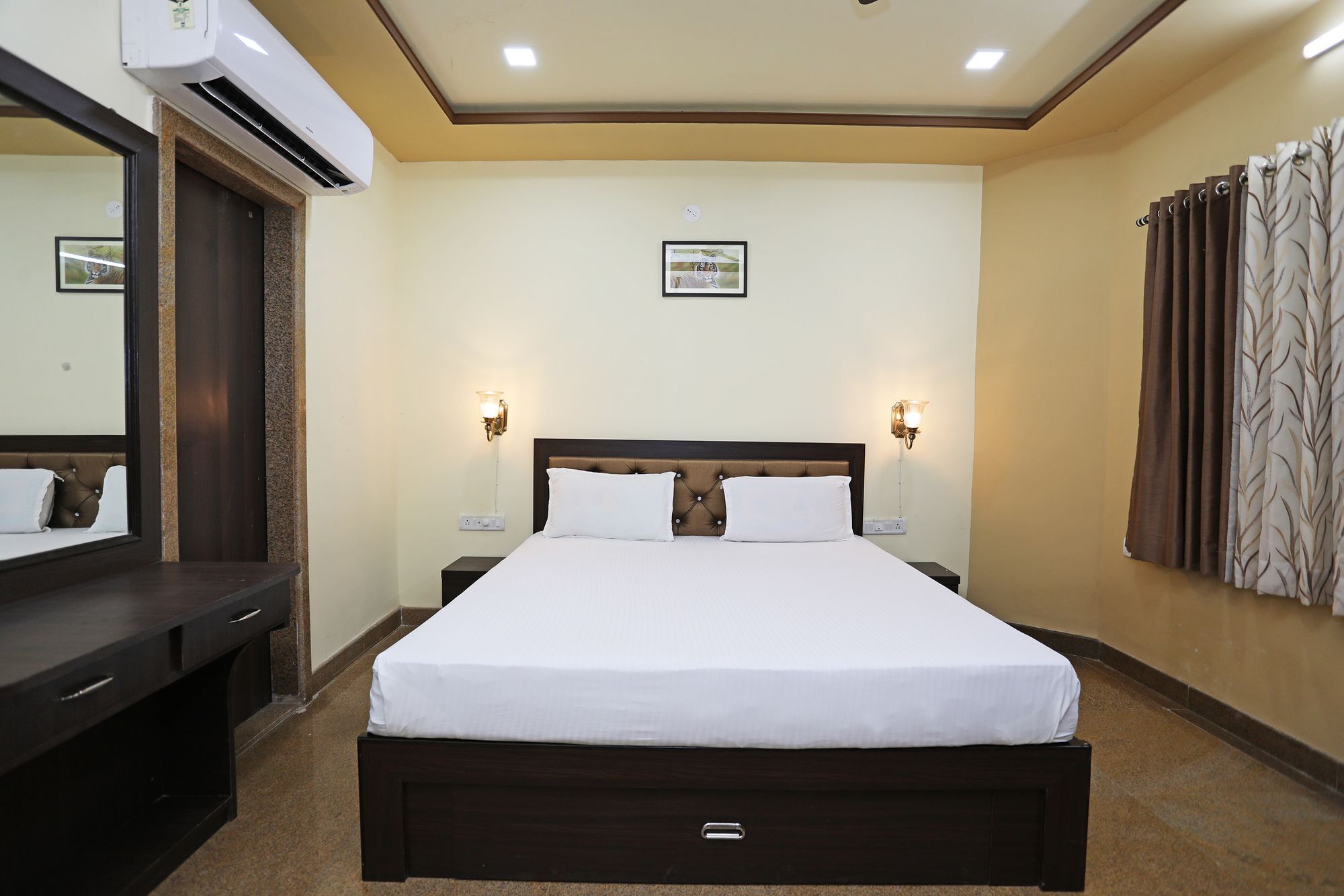 Oyo 9428 Hill View Room Goverdhan Vilas Удайпур Экстерьер фото