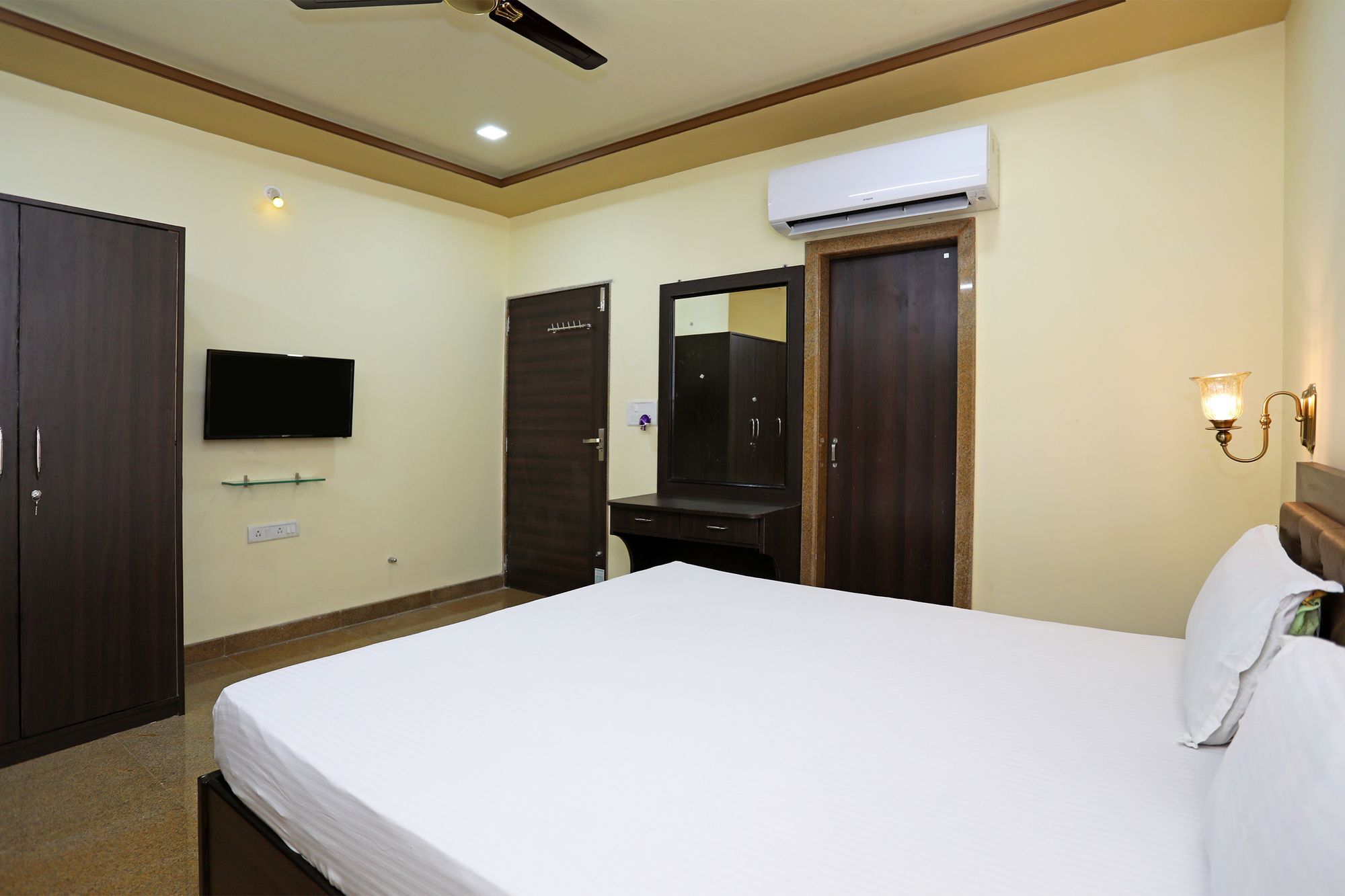 Oyo 9428 Hill View Room Goverdhan Vilas Удайпур Экстерьер фото